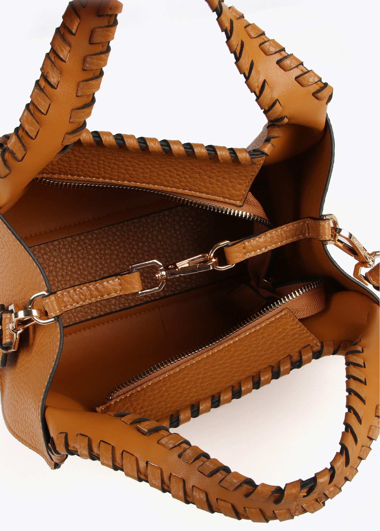 BOLSO BANDOLERA CON PESPUNTES CAMEL