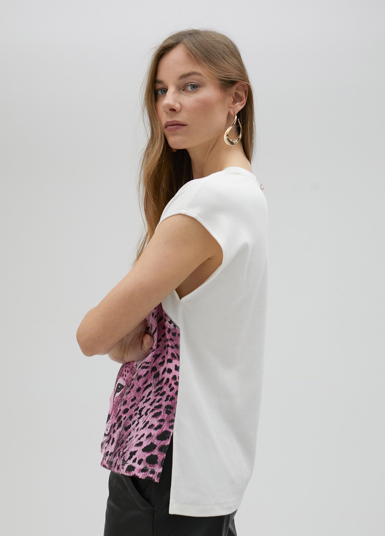 CAMISETA ESTAMPADO LEOPARDOS