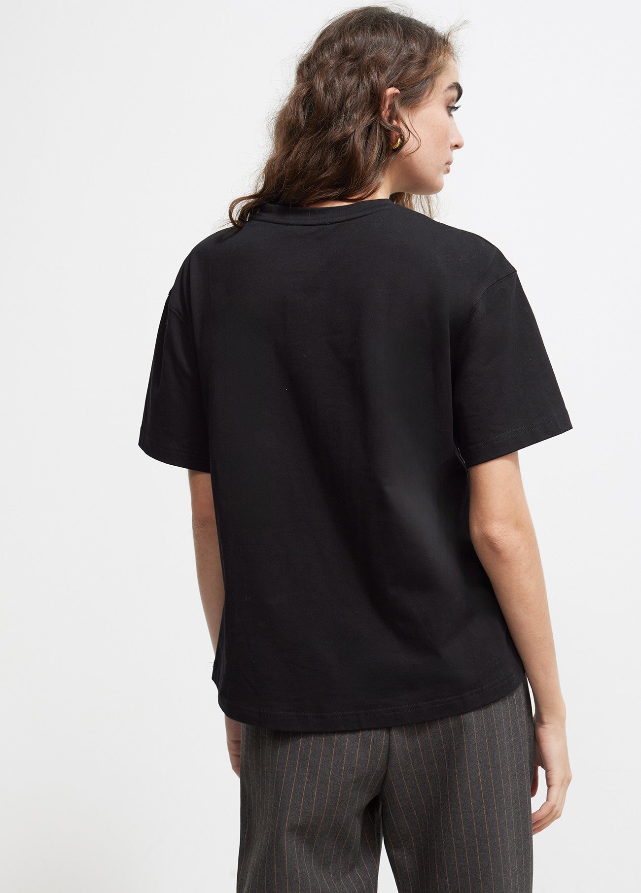 CAMISETA NEGRA LENTEJUELAS
