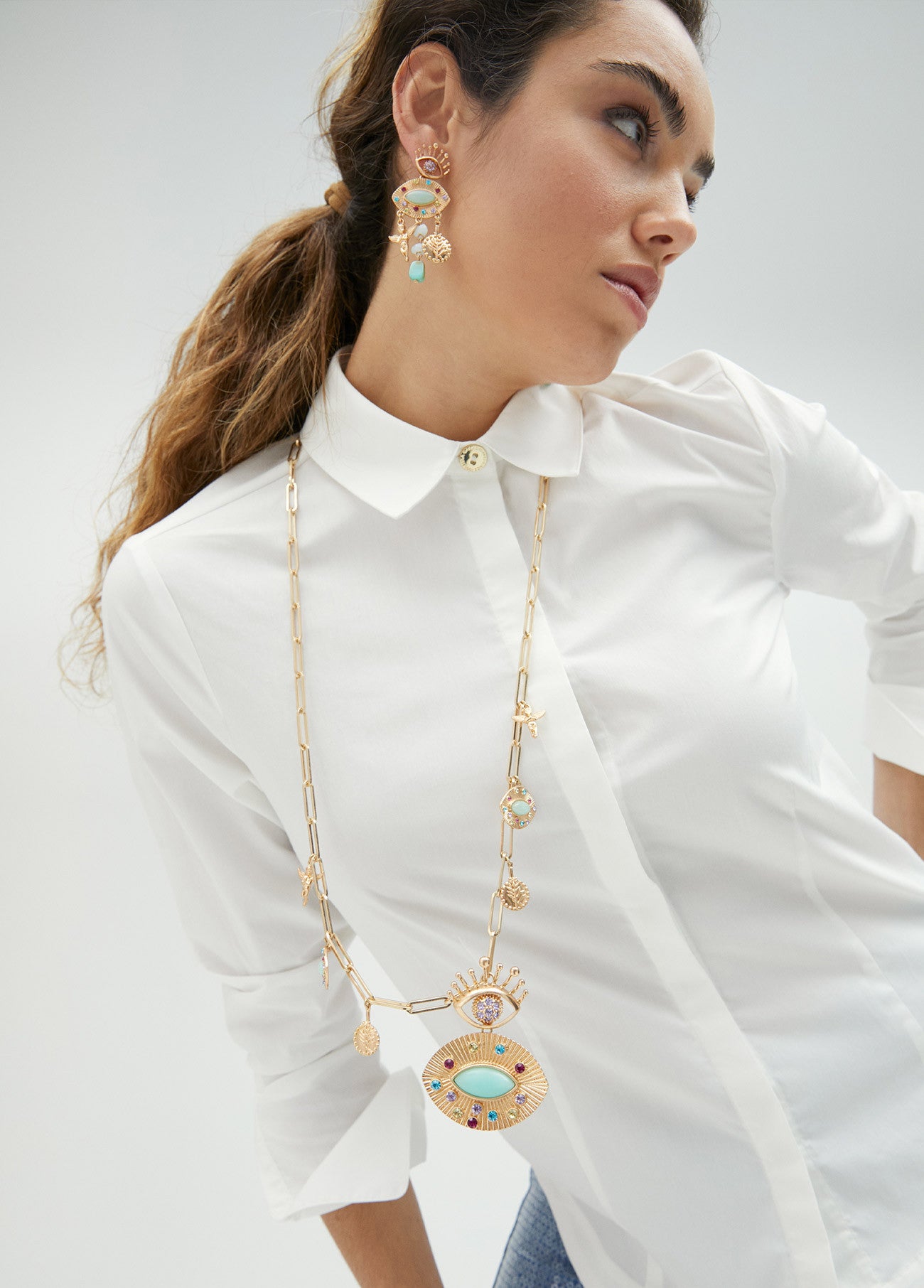 COLLAR CON OJO JOYA Y CHARMS