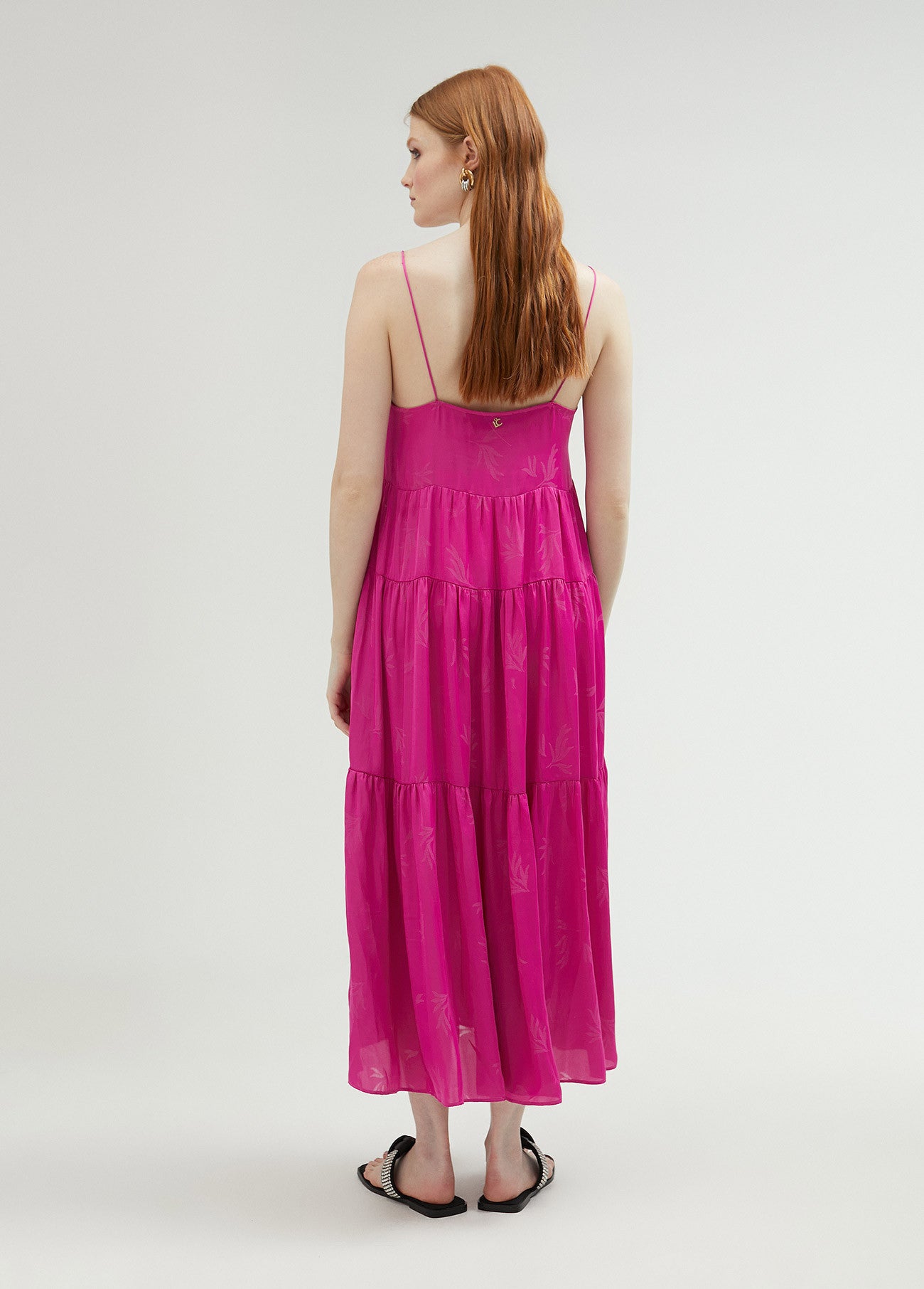 VESTIDO DE TIRANTES CON VOLANTES FUCSIA