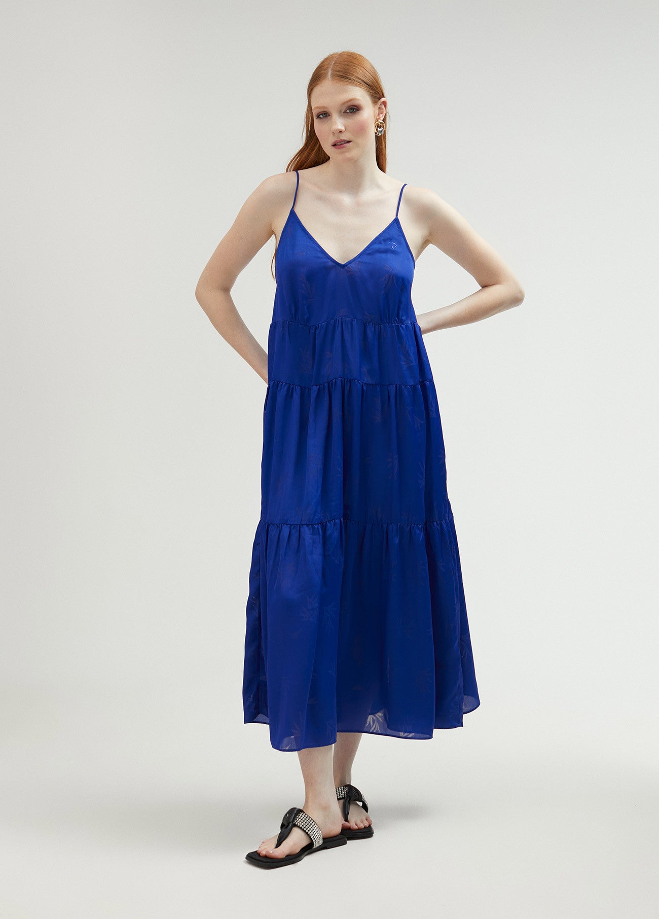 VESTIDO DE TIRANTES CON VOLANTES AZUL MARINO