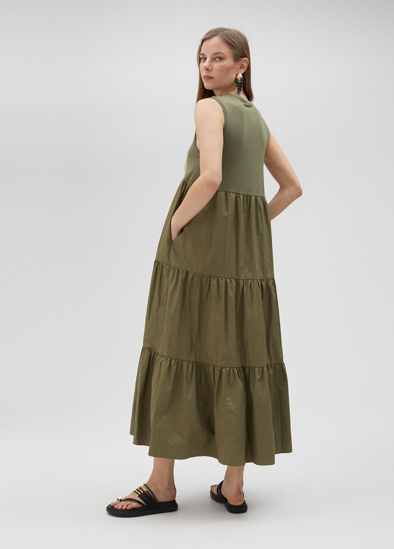 VESTIDO LARGO DE TIRANTES VERDE MUSGO