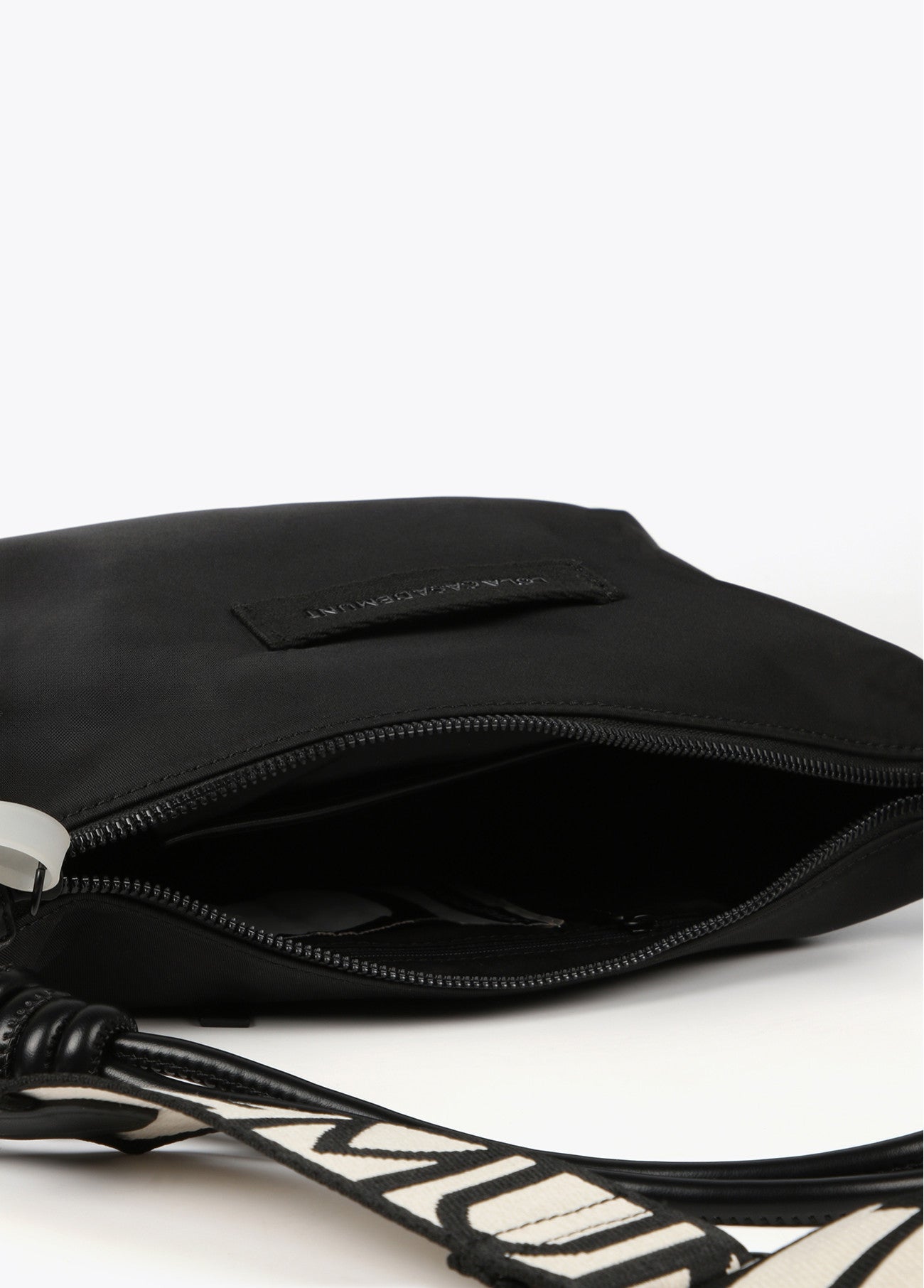 BOLSO BANDOLERA EN NYLON