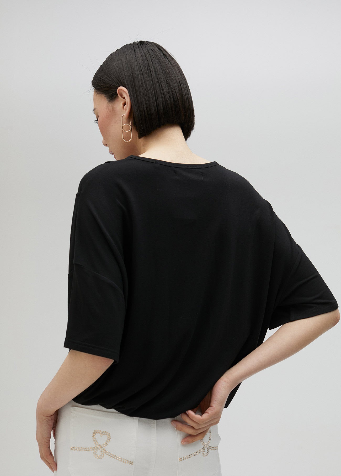 CAMISETA NUDO BAJO