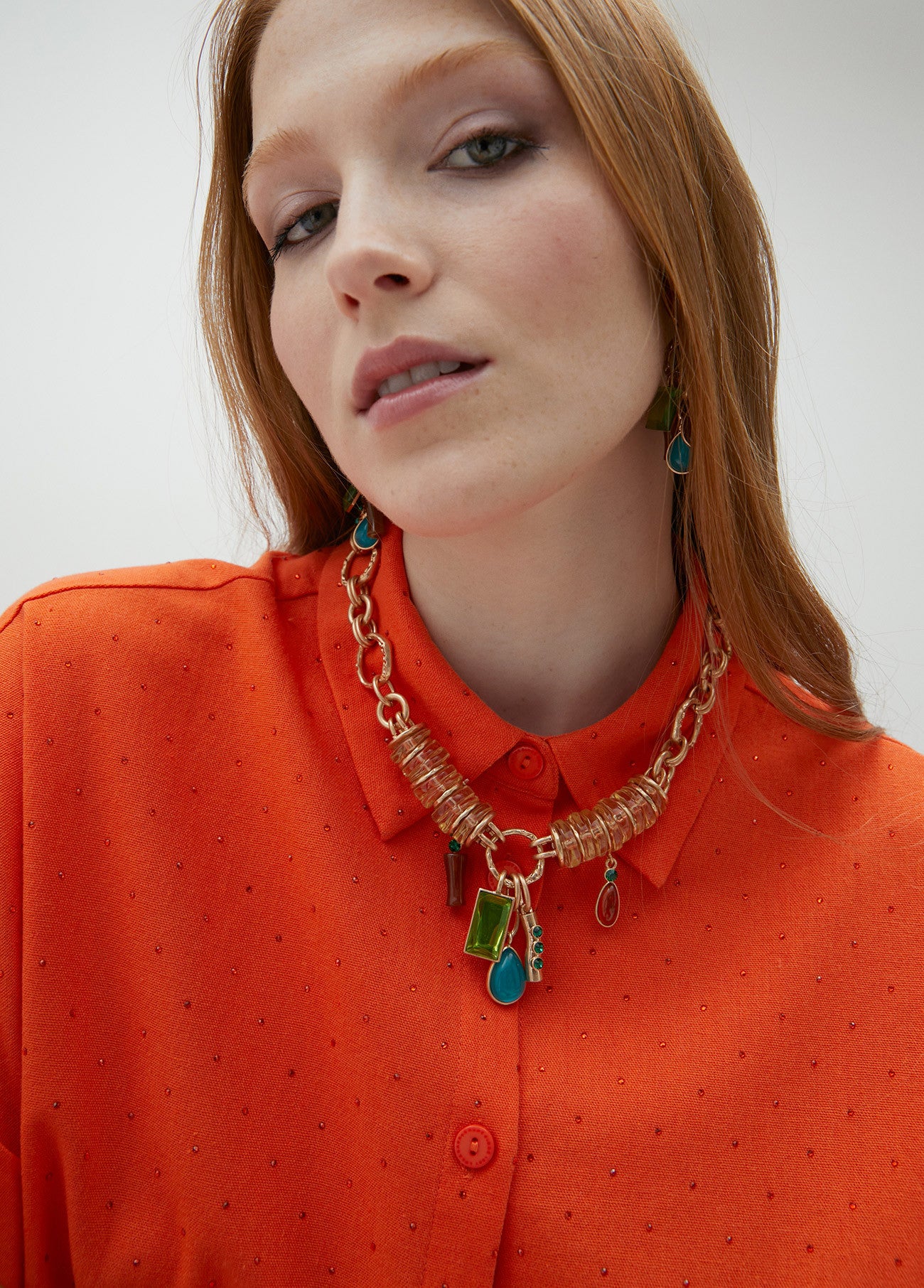 COLLAR PIEZAS ACRÍLICAS COLORES
