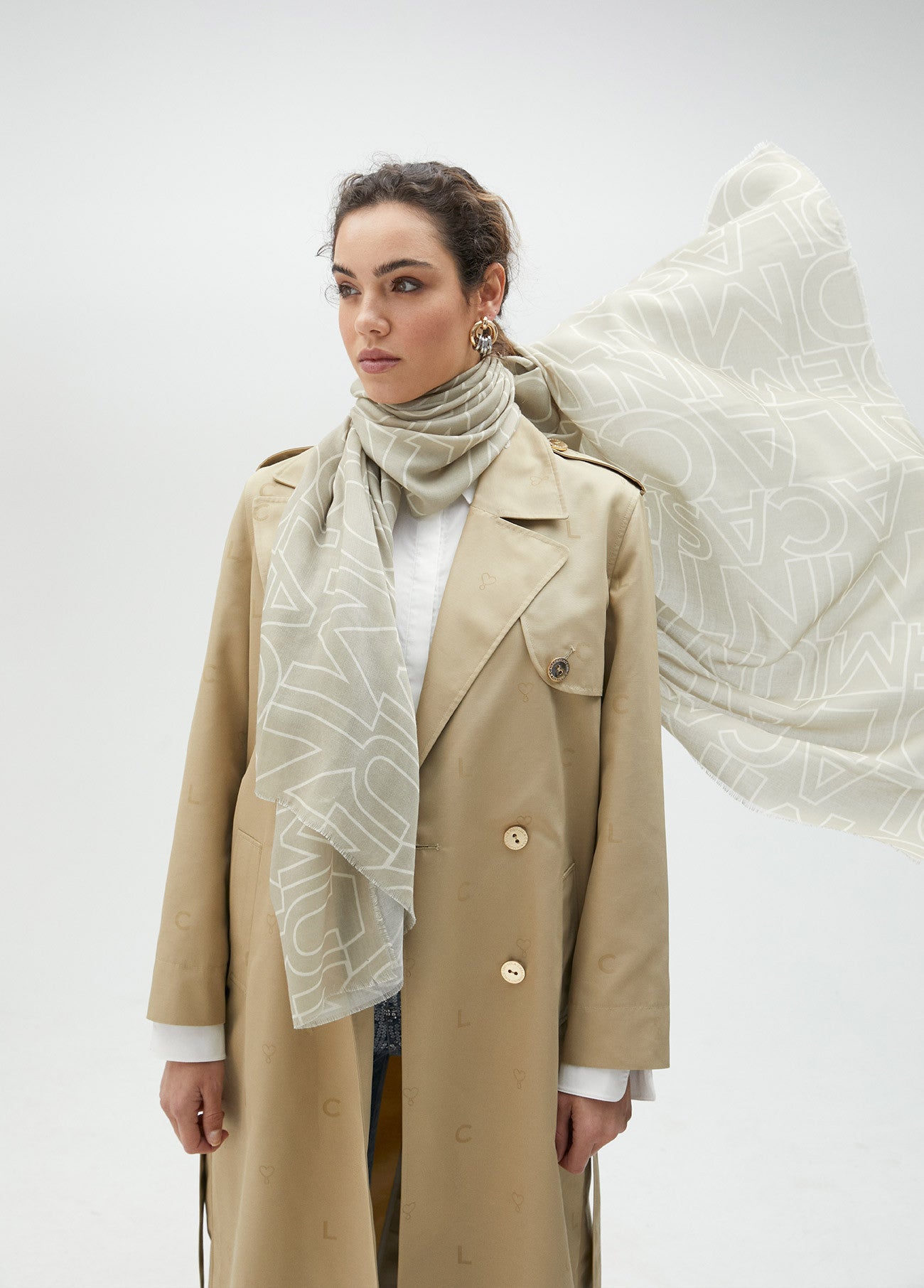 FULAR MONOGRAMA BEIGE