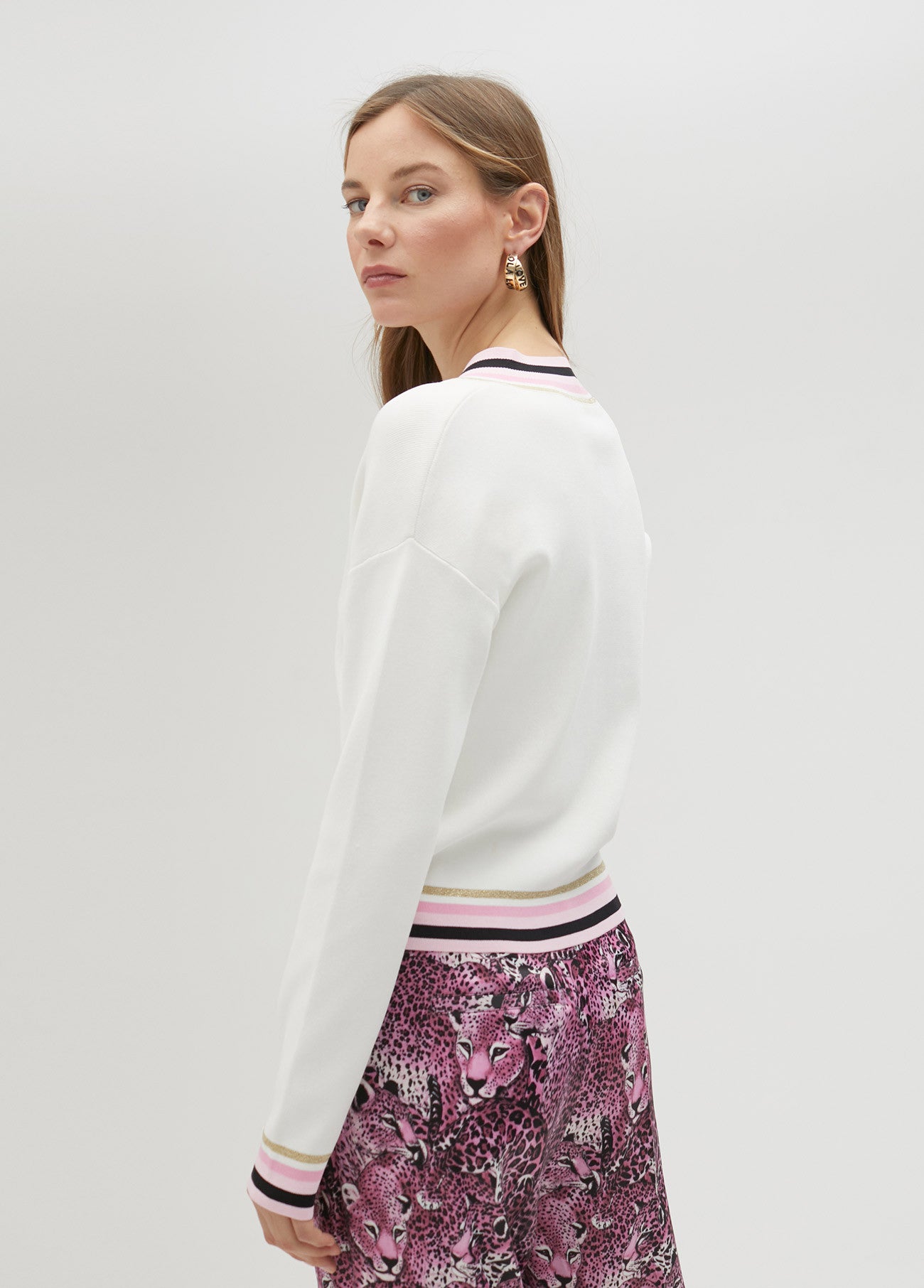 JERSEY CON DETALLE COLOR CRUDO