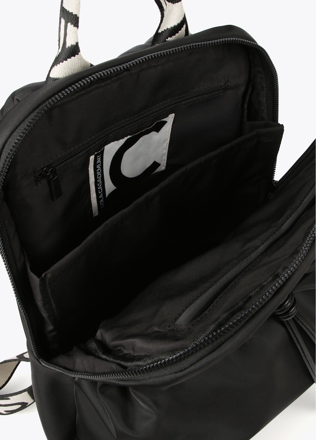 MOCHILA EN NYLON CON DETALLES FLÚOR