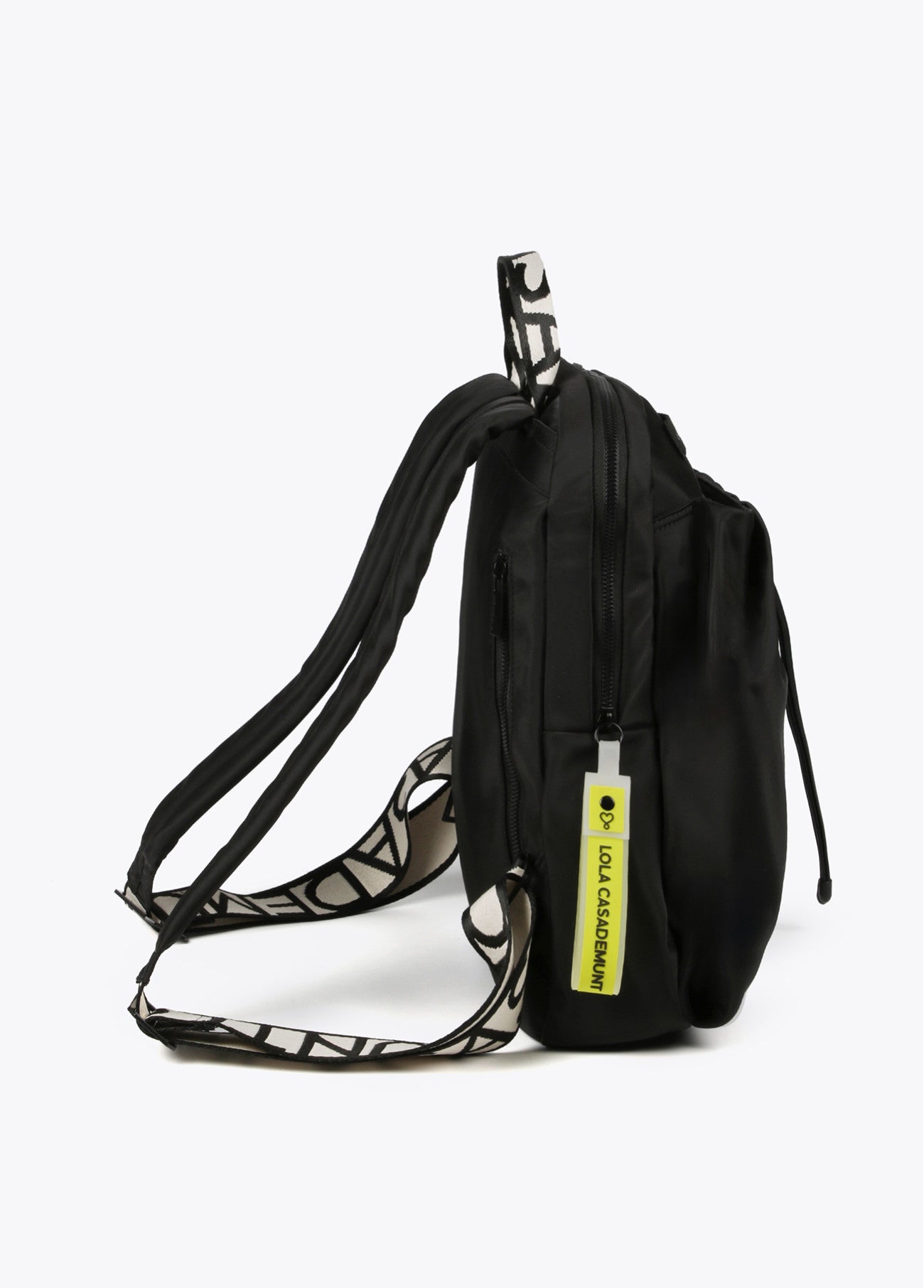 MOCHILA EN NYLON CON DETALLES FLÚOR